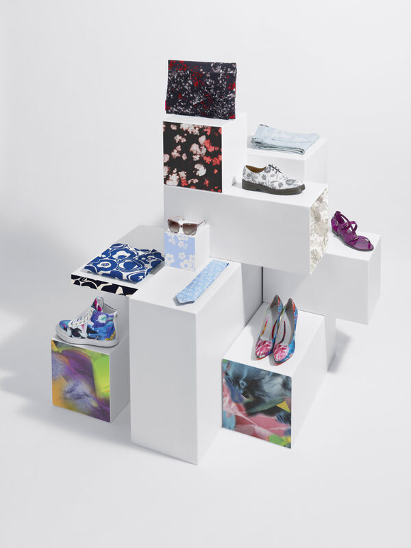 wallpaper_dec_2010_8515_flowers_v3 Wallpaper magazine 1