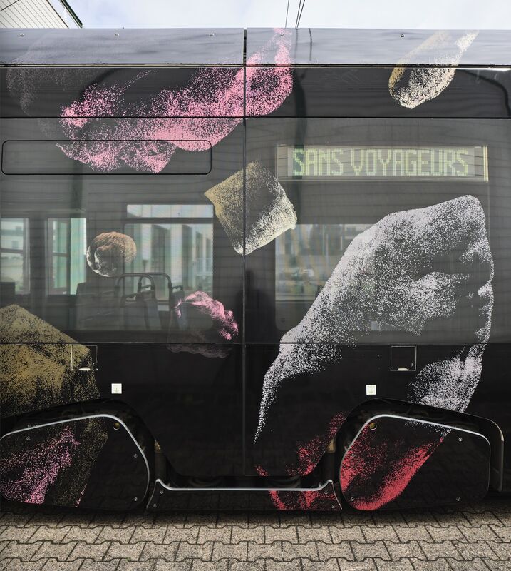 Tramway noir_2 Le voyage à Nantes