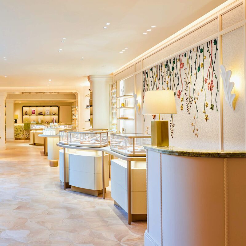 CARTIER Mural Side cropped Cartier