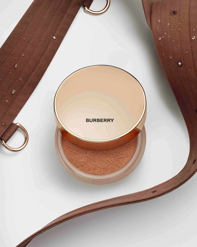 Burb 18 chestnut v19m_low Burberry Beauty